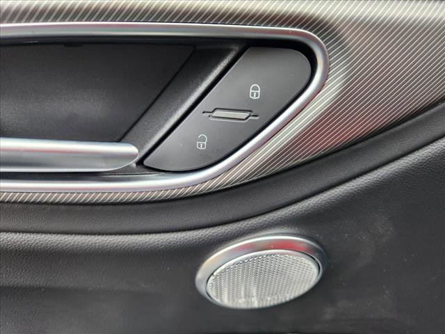 Used 2024 Alfa Romeo Giulia Veloce image 32