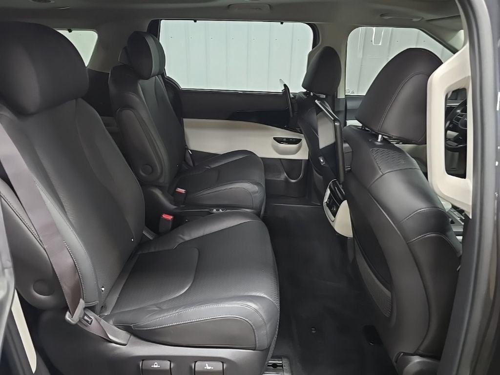Used 2022 Kia Carnival SX Prestige FWD image 18