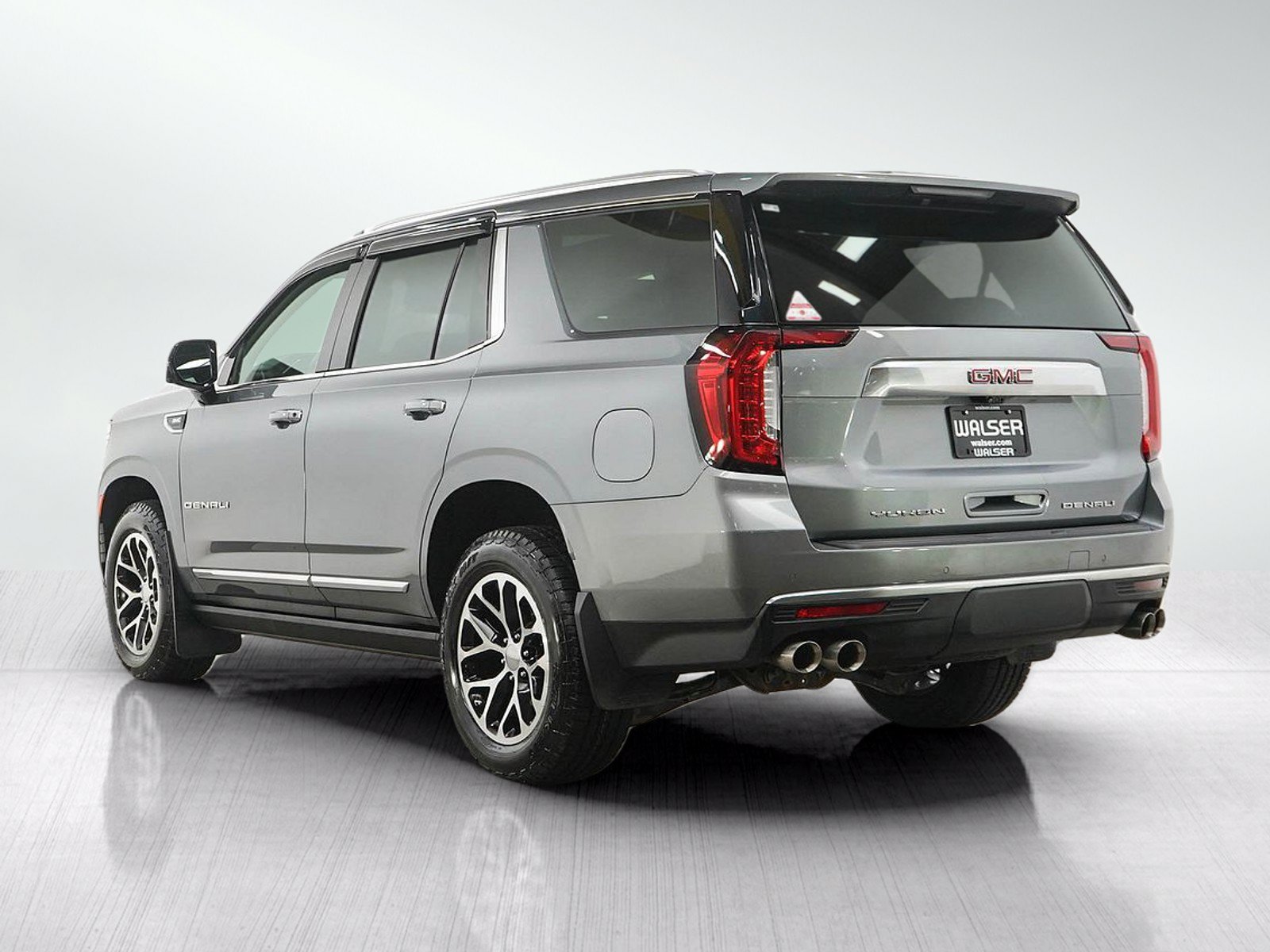 Used 2021 GMC Yukon Denali w/ Denali Premium Package AWD/4WD image 3