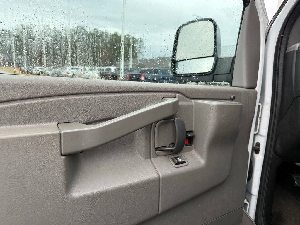 Used 2019 Chevrolet Express 3500 LT w/ LT Preferred Equipment Group image 10