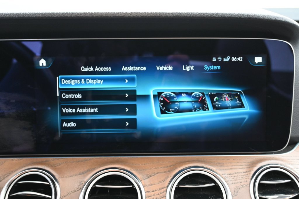 Used 2023 Mercedes-Benz E 350 4MATIC Sedan image 31