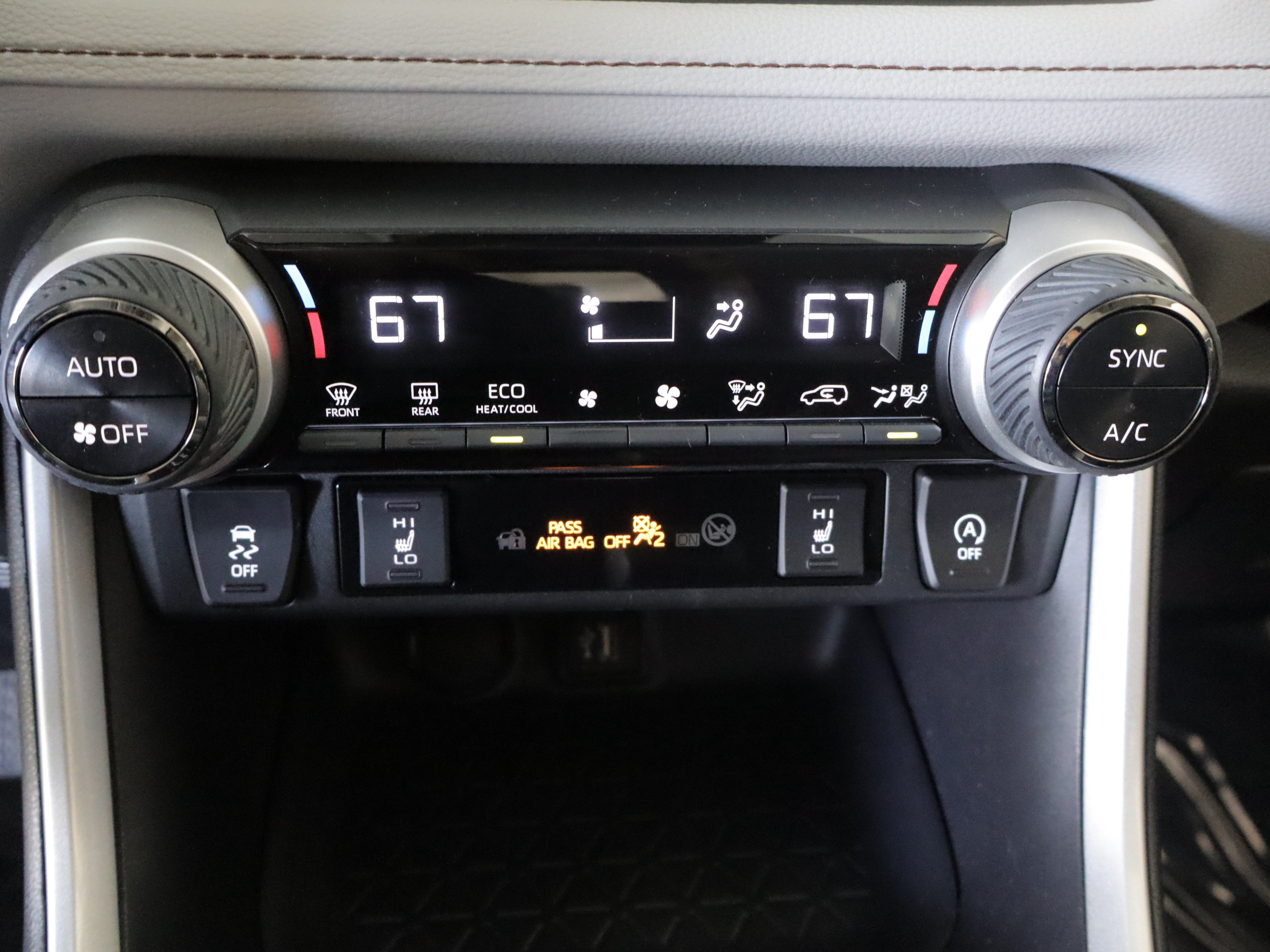 Used 2024 Toyota RAV4 XLE w/ Convenience Package AWD/4WD image 17