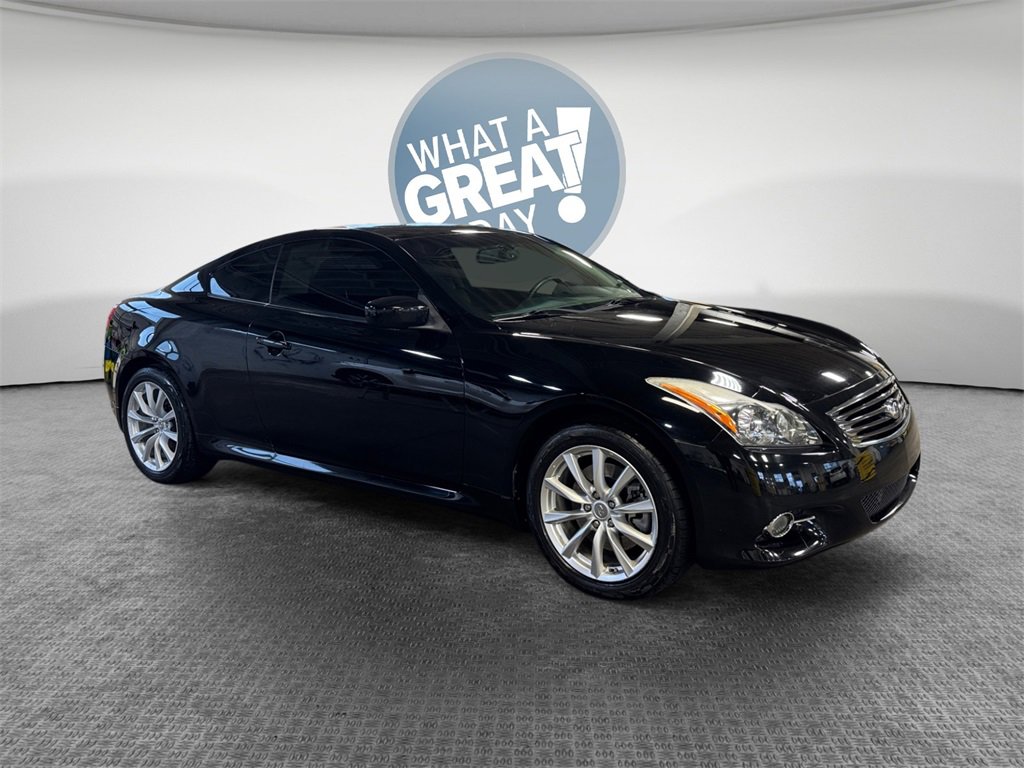 Used 2013 INFINITI G37 x w/ Premium Pkg
