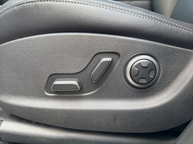 Used 2025 Genesis GV70 2.5T AWD/4WD image 20