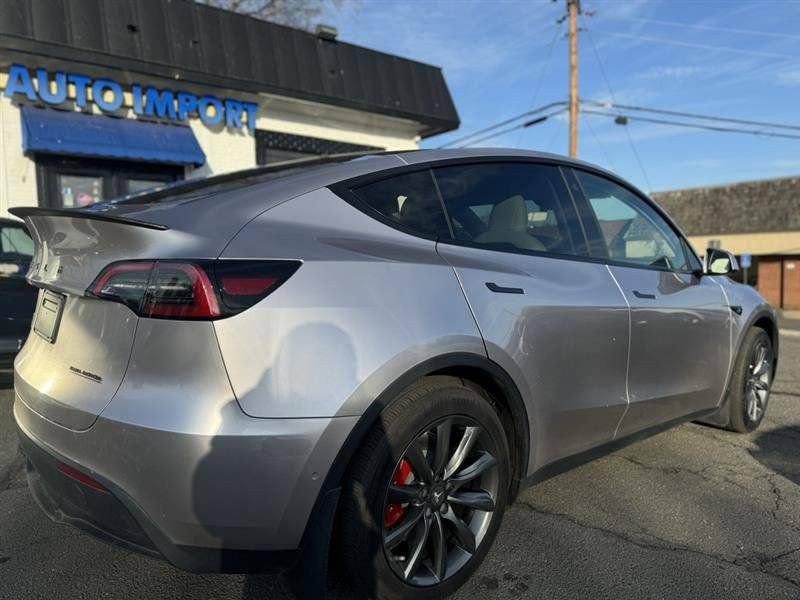 Used 2021 Tesla Model Y Long Range AWD/4WD image 4
