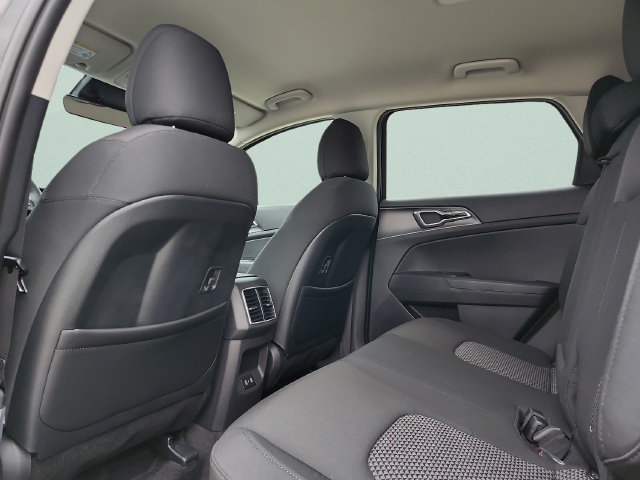 New 2027 Kia Sportage S FWD image 16