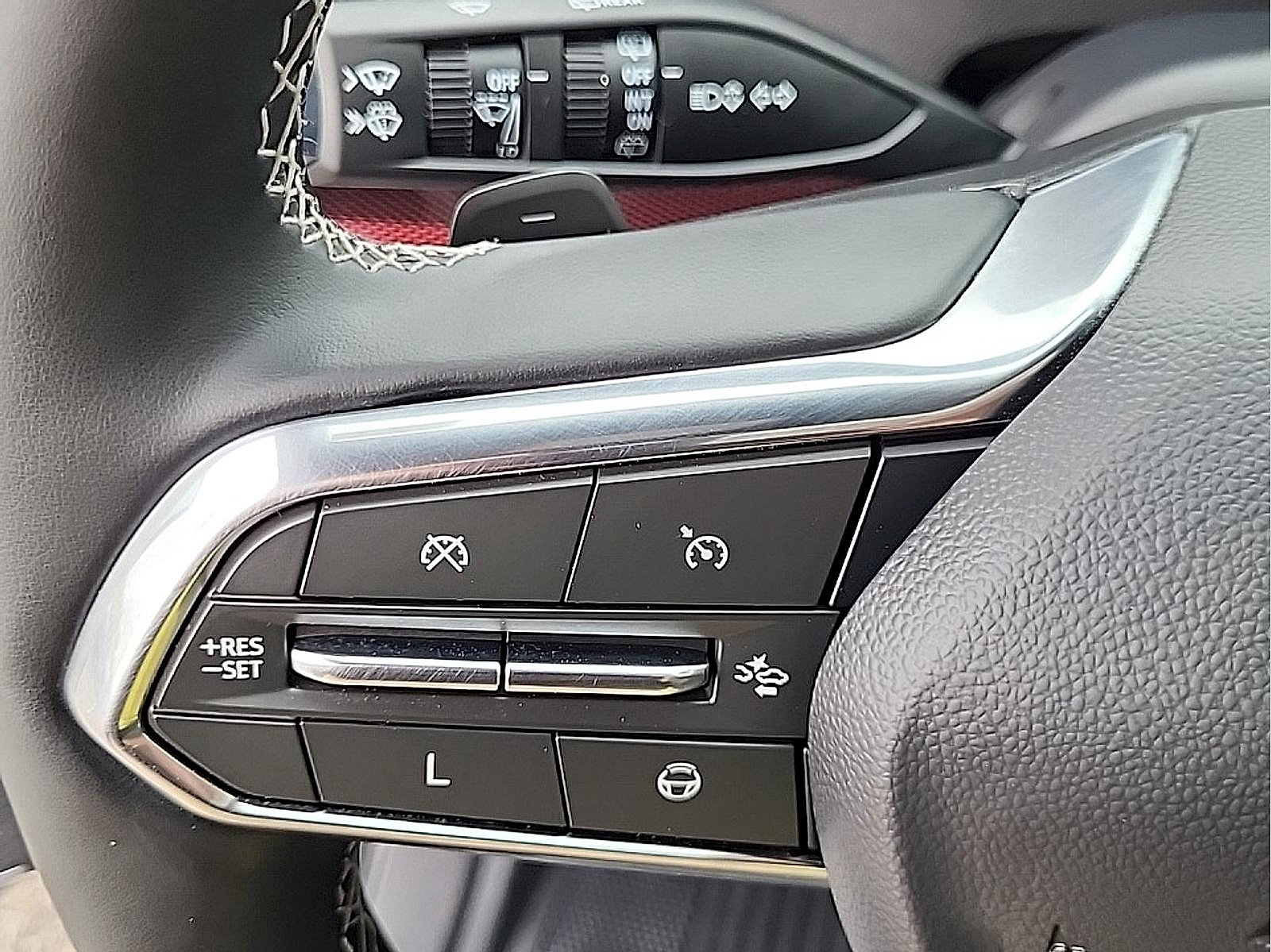 Used 2024 Chevrolet Traverse Z71 w/ Enhanced Driving Package AWD/4WD image 18