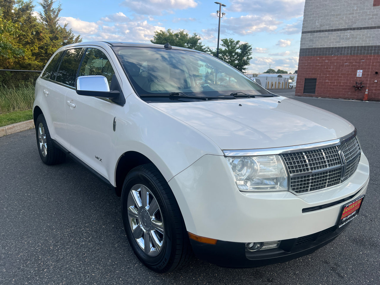 Used 2008 Lincoln MKX AWD image 3