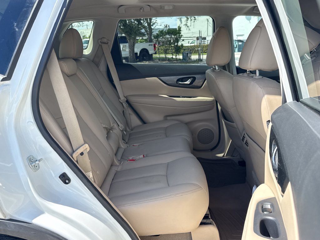Used 2014 Nissan Rogue SL w/ SL Premium Package FWD image 30