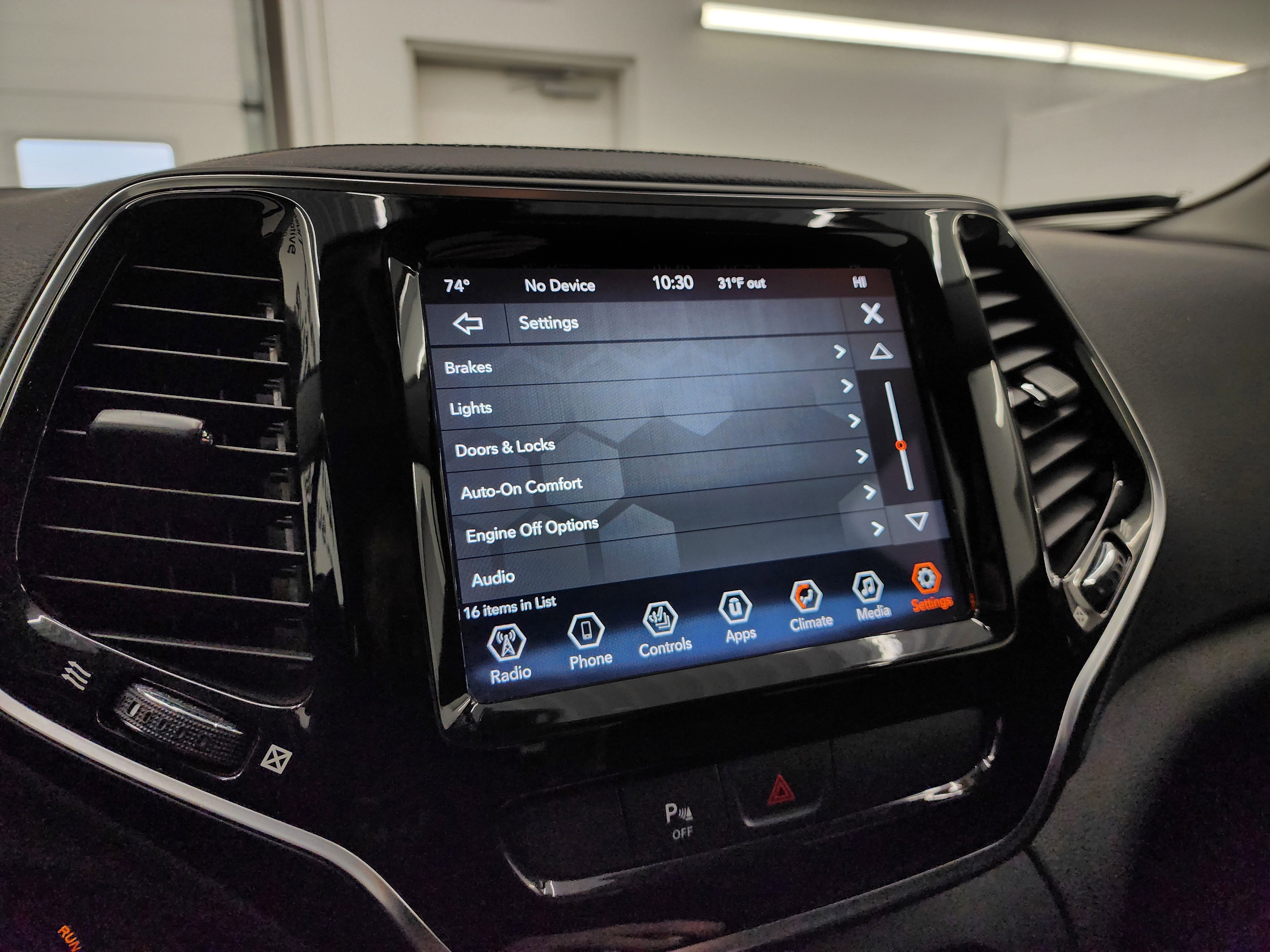 Used 2020 Jeep Cherokee Limited image 50