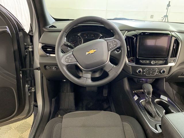 Used 2023 Chevrolet Traverse LT image 35