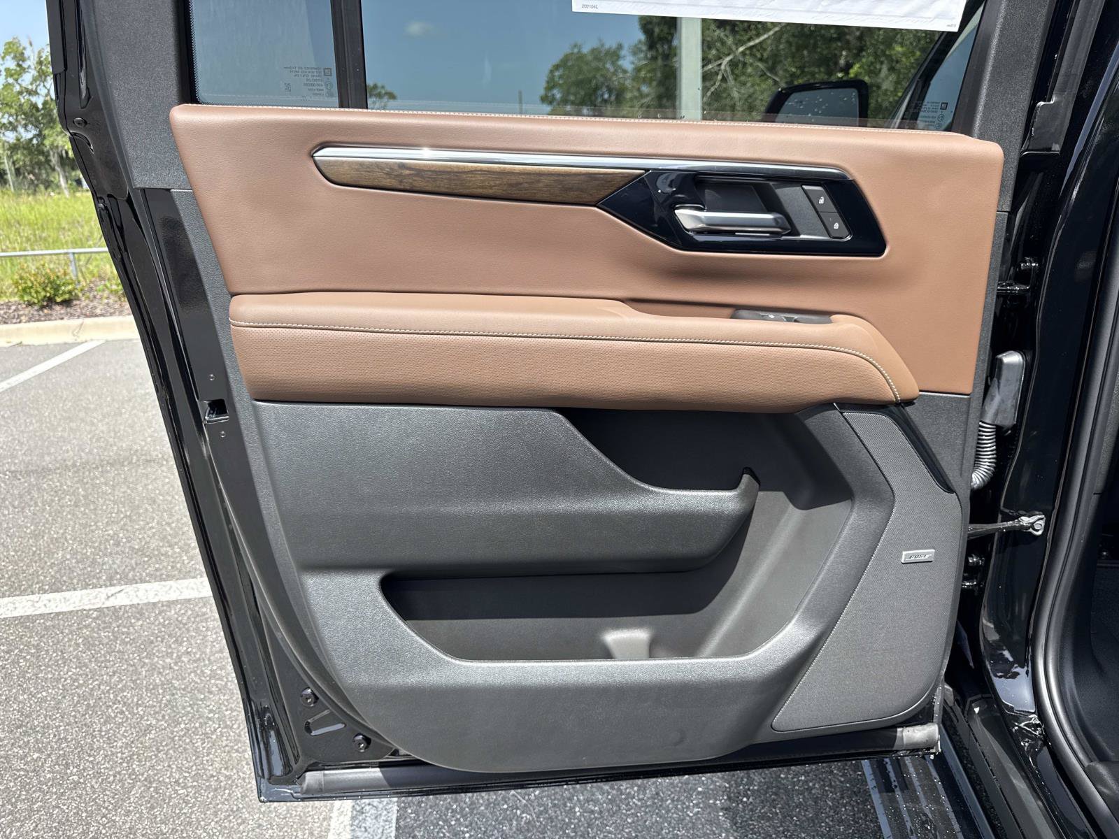 New 2026 Chevrolet Suburban High Country AWD/4WD image 9