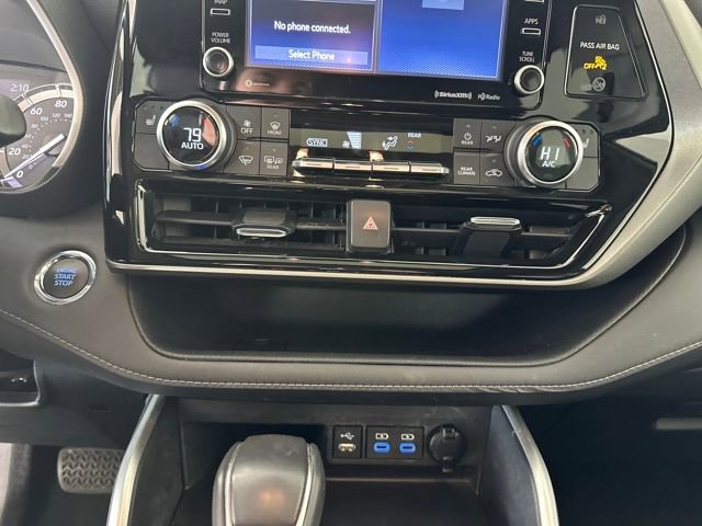 Used 2022 Toyota Highlander XLE image 22