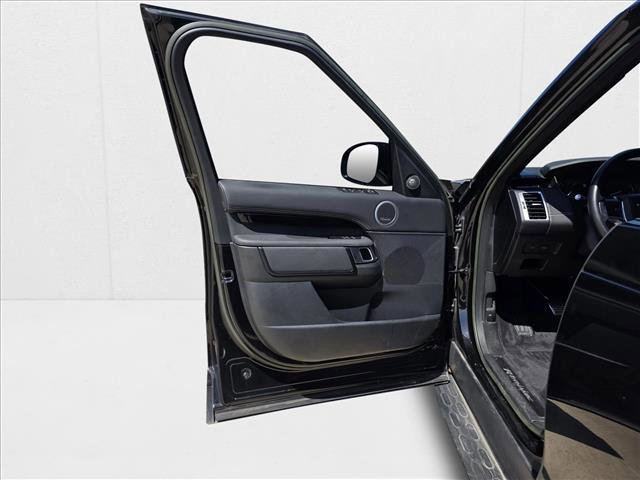 Used 2023 Land Rover Discovery S R-Dynamic image 12