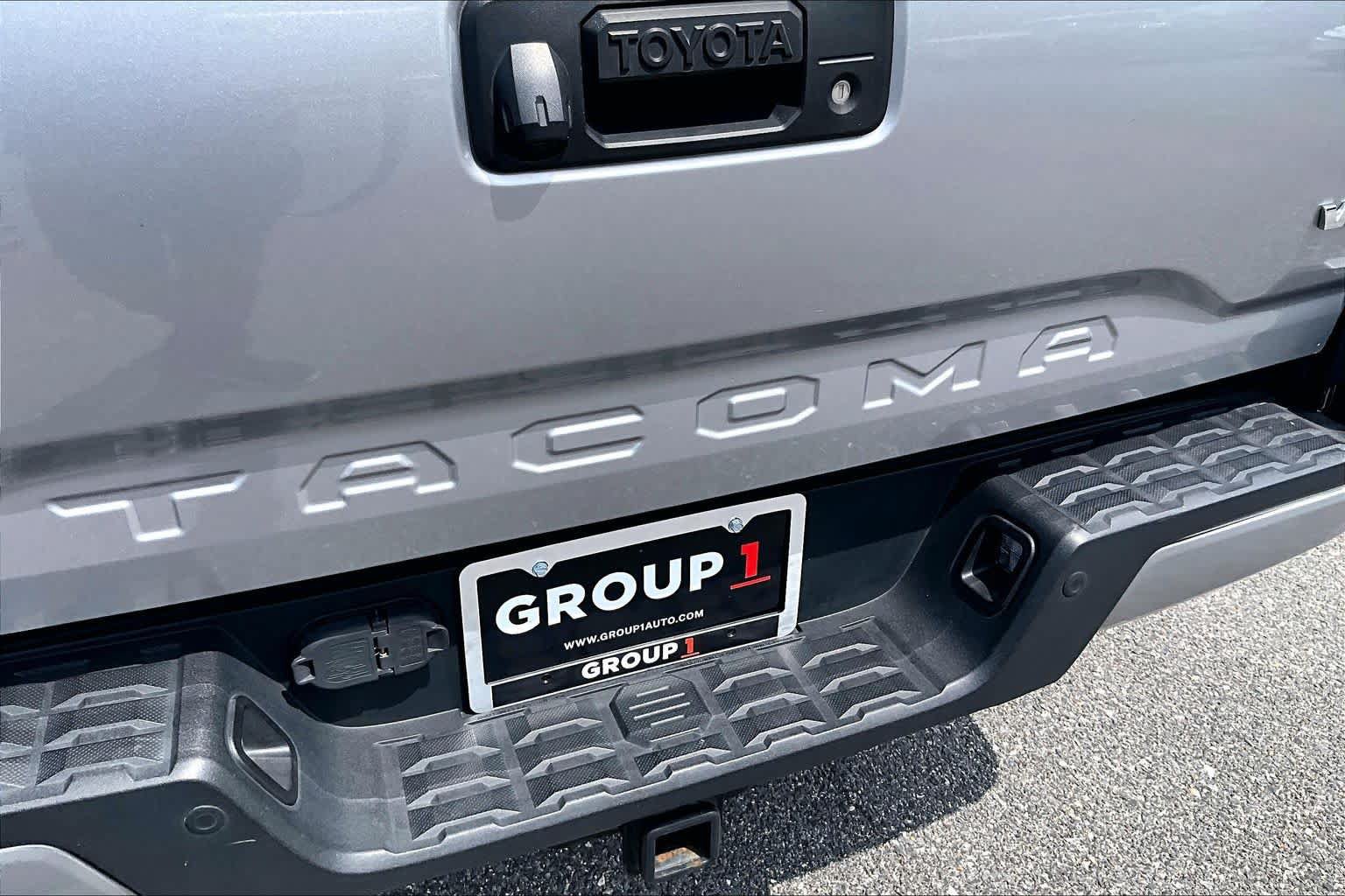 Used 2021 Toyota Tacoma TRD Off-Road w/ Technology Package AWD/4WD image 30
