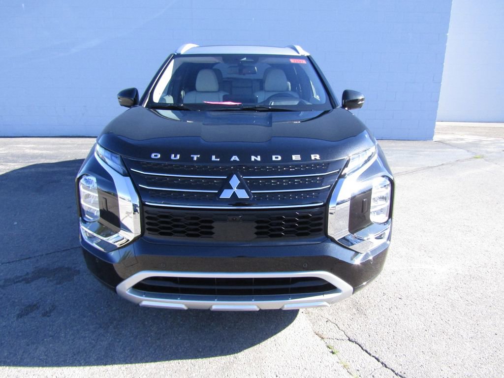 Used 2024 Mitsubishi Outlander SEL Black Edition image 3