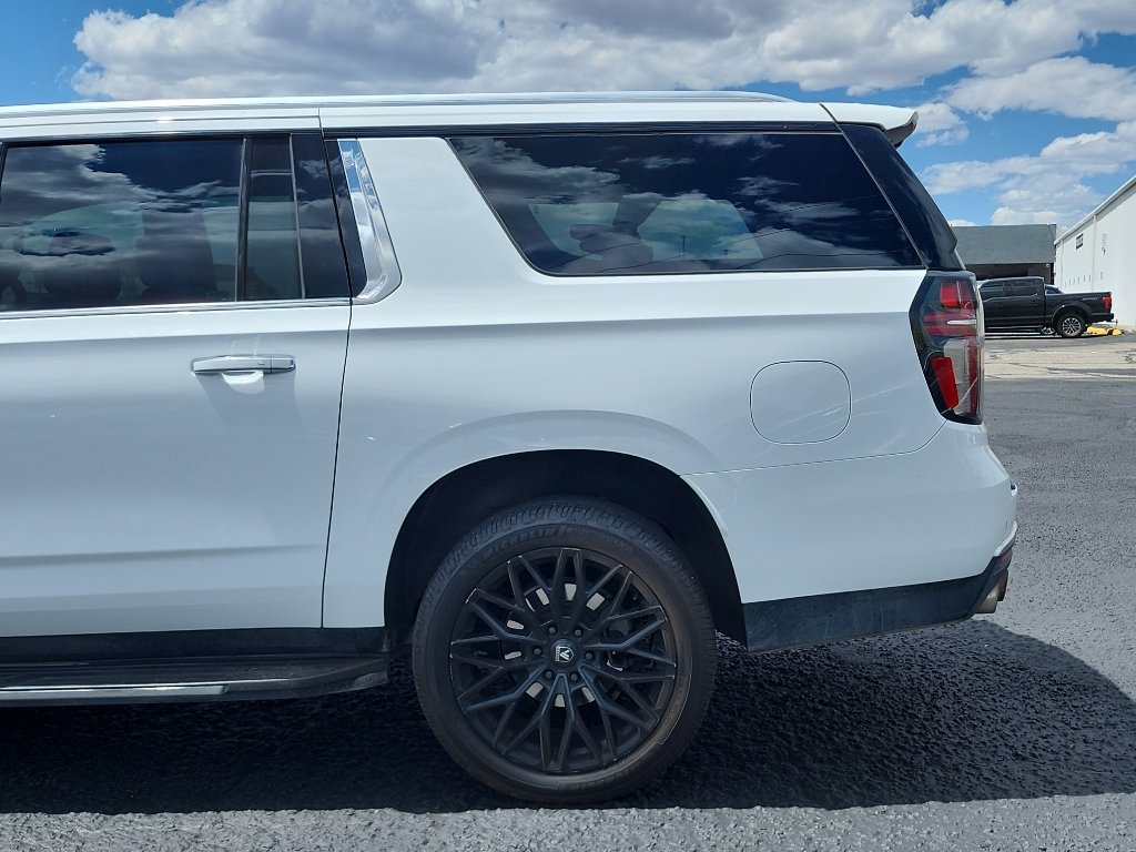 Used 2022 Chevrolet Suburban Premier AWD/4WD image 9