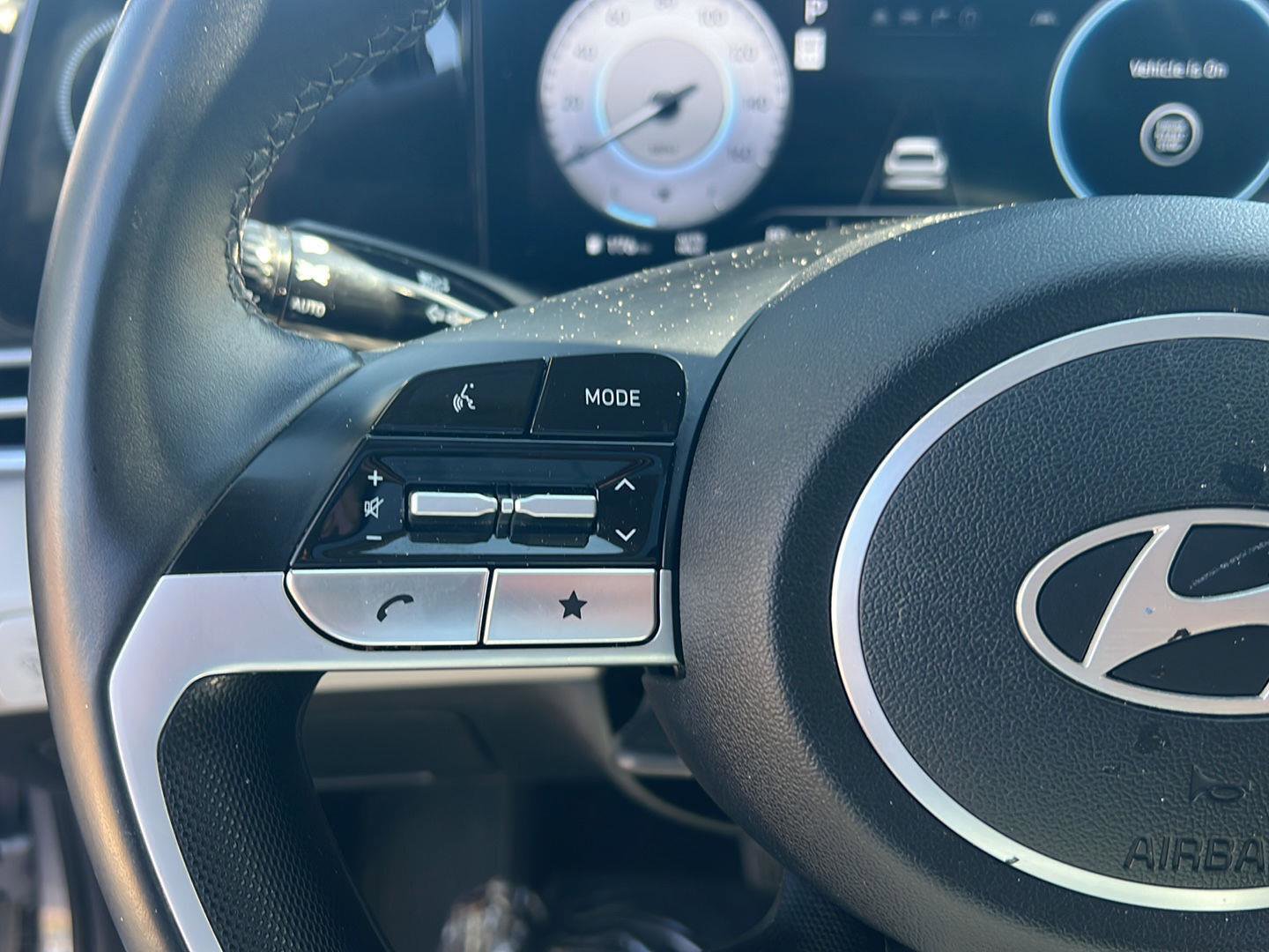 Used 2025 Hyundai Elantra Limited image 19