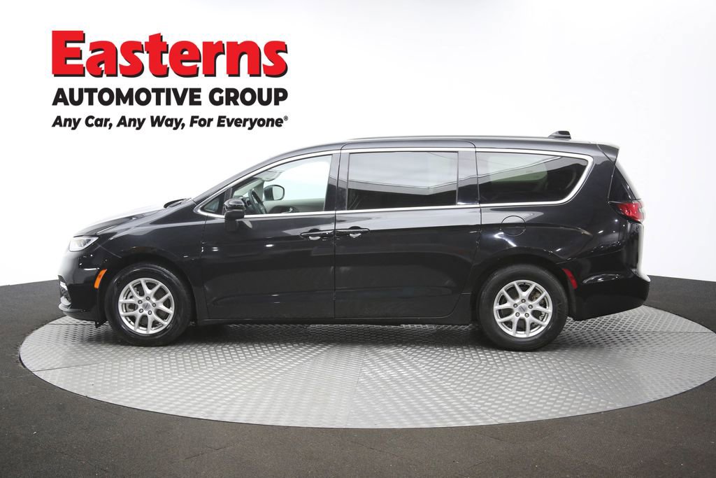 Used 2023 Chrysler Pacifica Touring-L FWD image 62