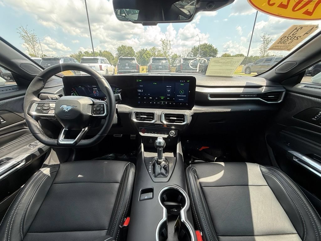 Used 2025 Ford Mustang GT Premium RWD image 27
