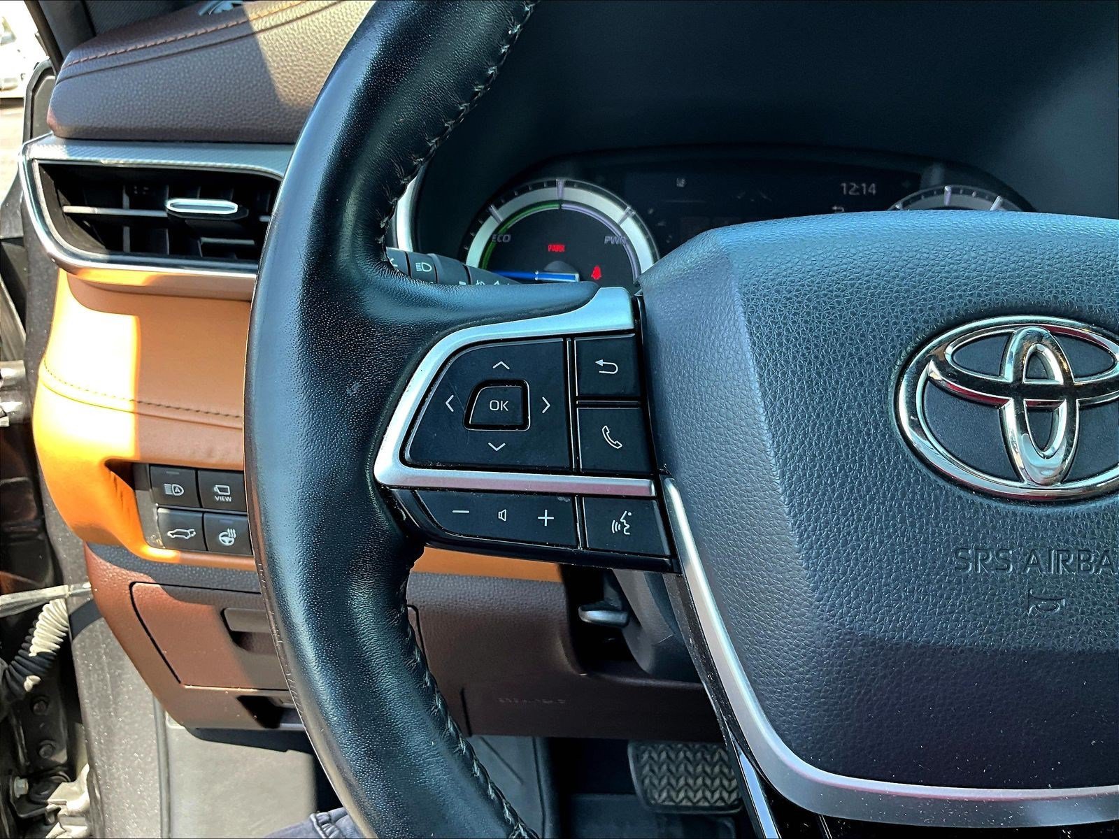 Used 2022 Toyota Highlander Platinum FWD image 11