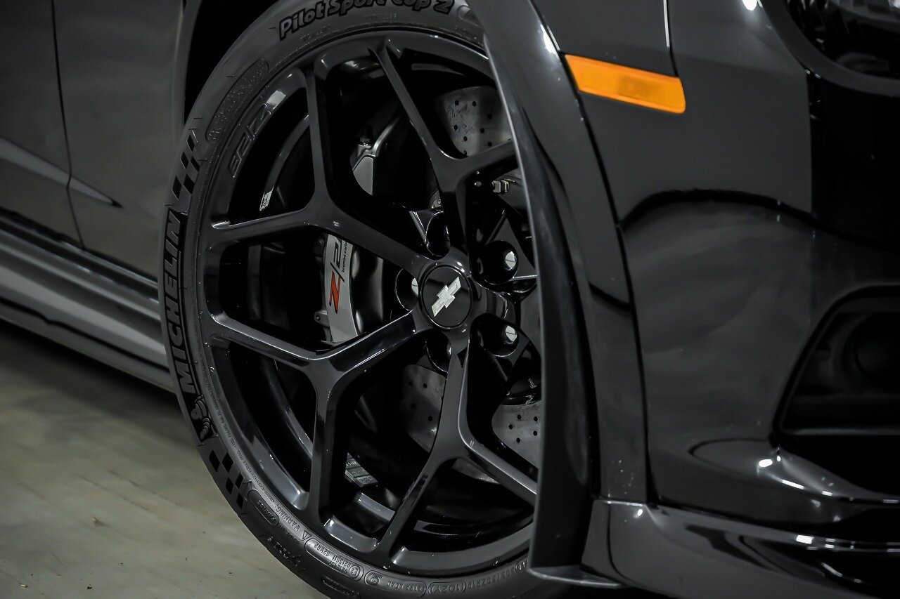 Used 2015 Chevrolet Camaro Z/28 RWD image 4