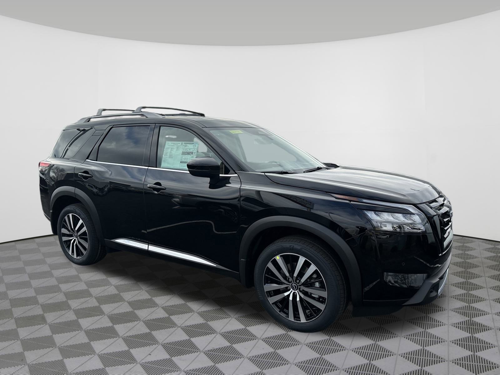 New 2025 Nissan Pathfinder Platinum image 1