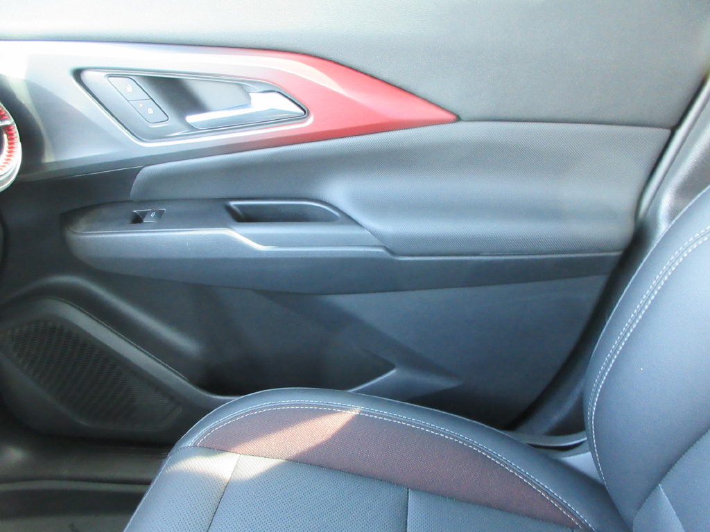 Certified 2024 Chevrolet Equinox EV RS FWD image 32