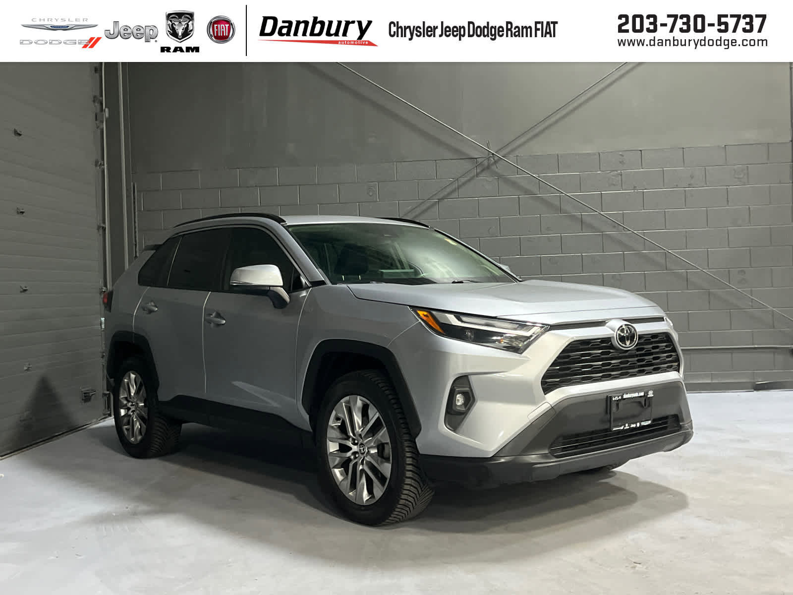 Used 2022 Toyota RAV4 XLE Premium AWD/4WD video 1