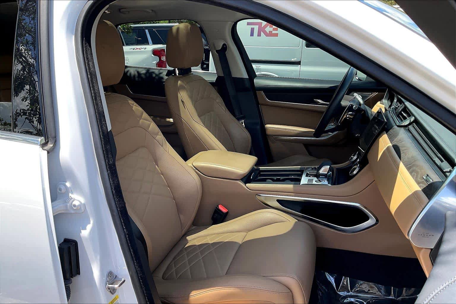 Used 2023 Jaguar F-PACE S AWD/4WD image 8