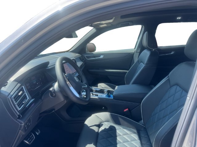 New 2026 Volkswagen Atlas Cross Sport SEL Premium R-Line AWD/4WD image 9