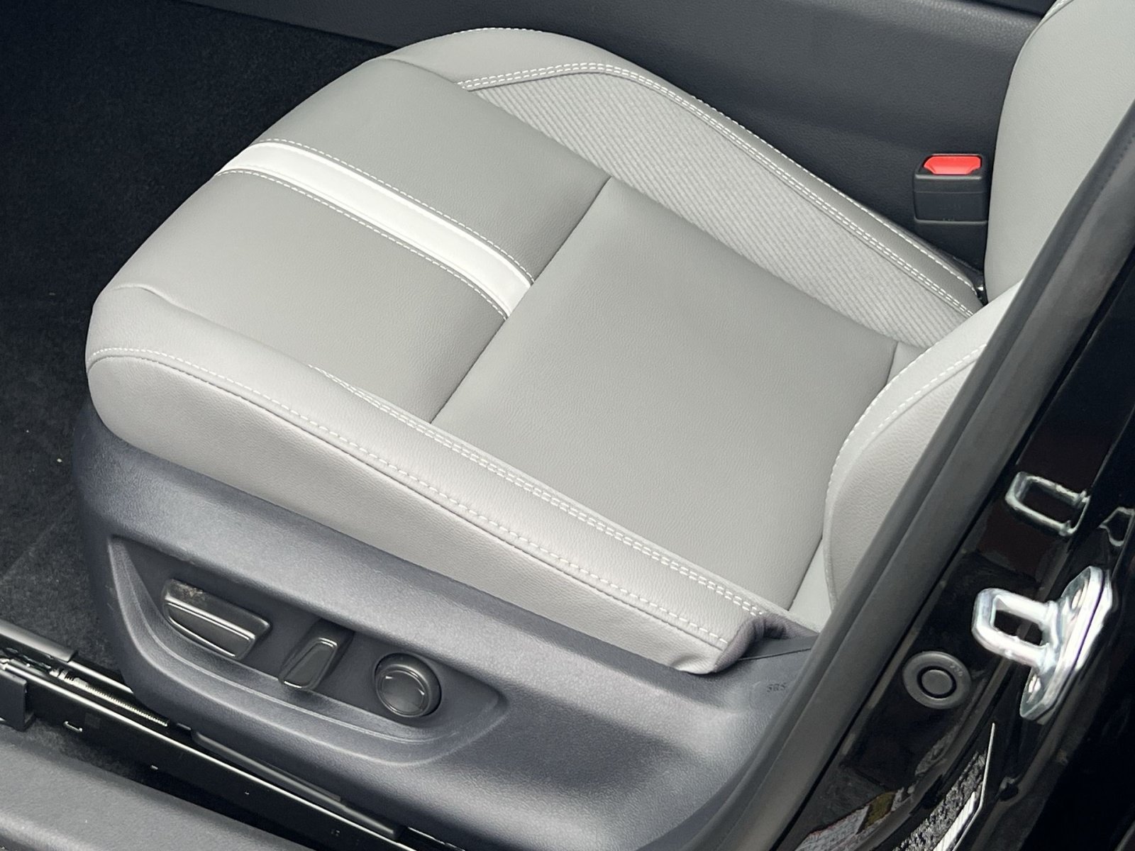 New 2026 Toyota Camry SE w/ Multimedia Upgrade Package FWD image 8