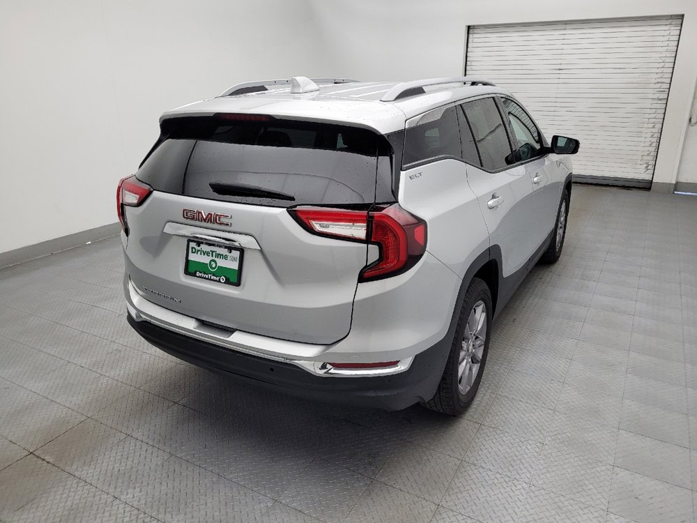 Used 2022 GMC Terrain SLT w/ LPO, Floor Liner Package FWD image 9