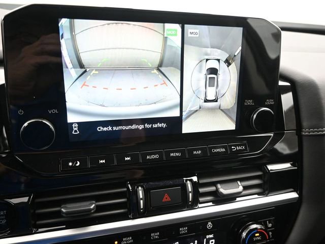 Used 2025 Nissan Pathfinder Platinum AWD/4WD image 14