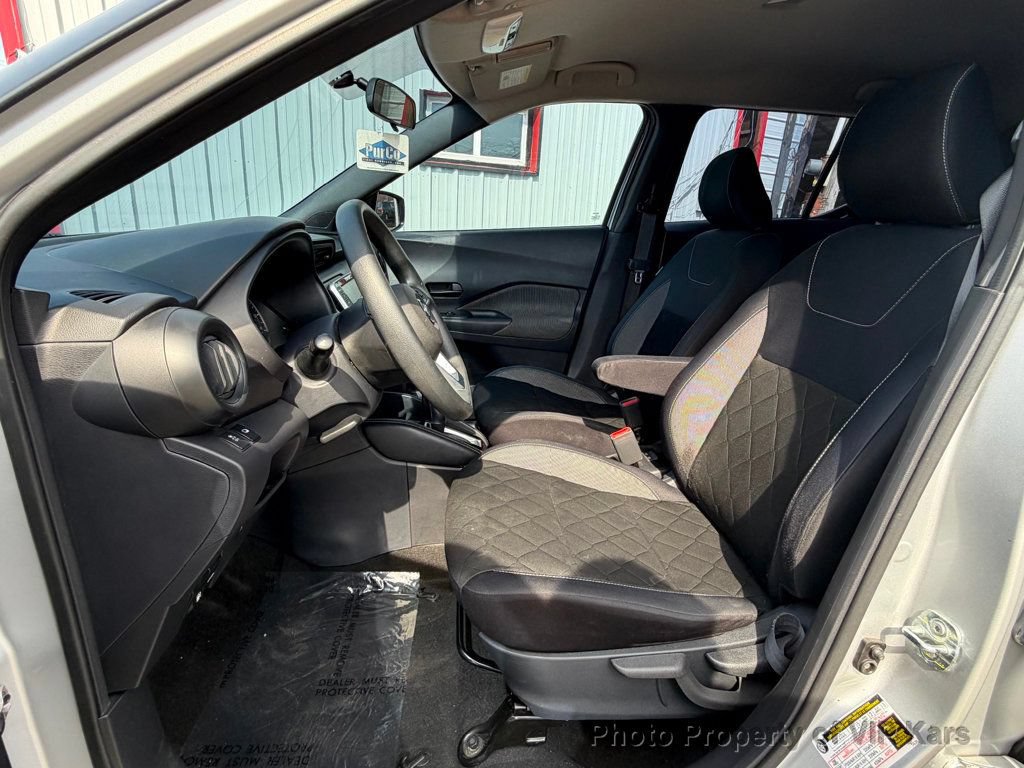 Used 2018 Nissan Kicks S FWD image 11