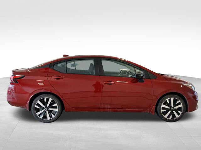 Used 2022 Nissan Versa SR image 6