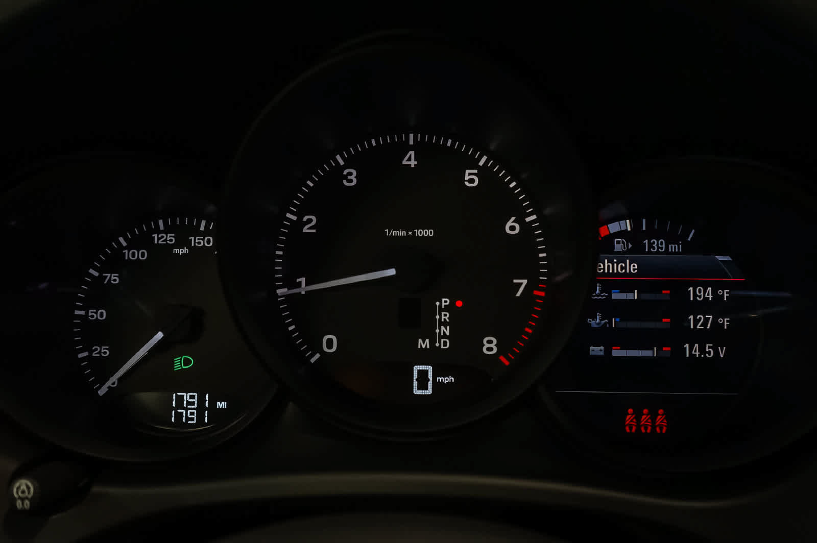 Certified 2026 Porsche Macan AWD/4WD image 28