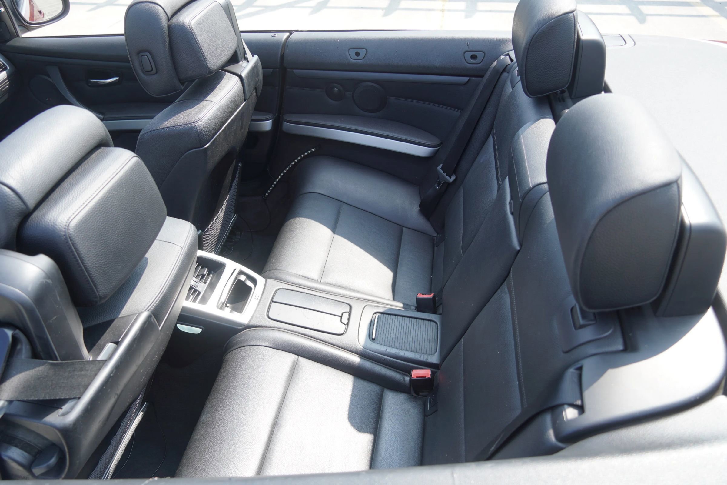 Used 2011 BMW 335i Convertible image 32