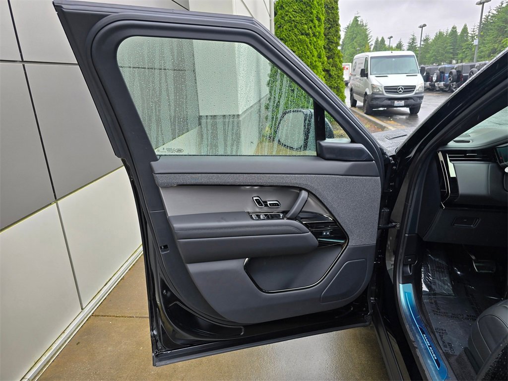 New 2025 Land Rover Range Rover Sport Dynamic SE image 22