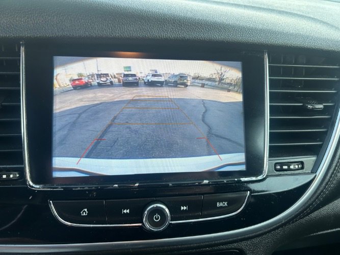 Used 2021 Buick Encore Preferred AWD/4WD image 18
