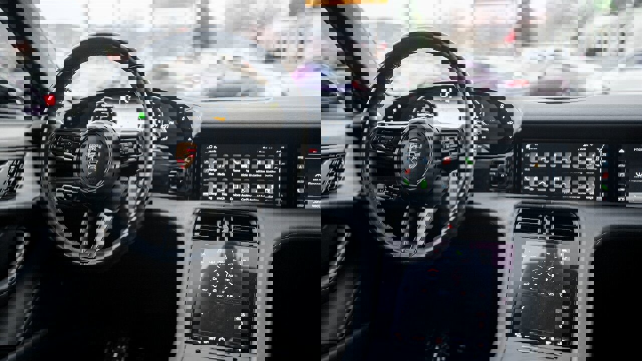 Used 2021 Porsche Taycan 4S image 37