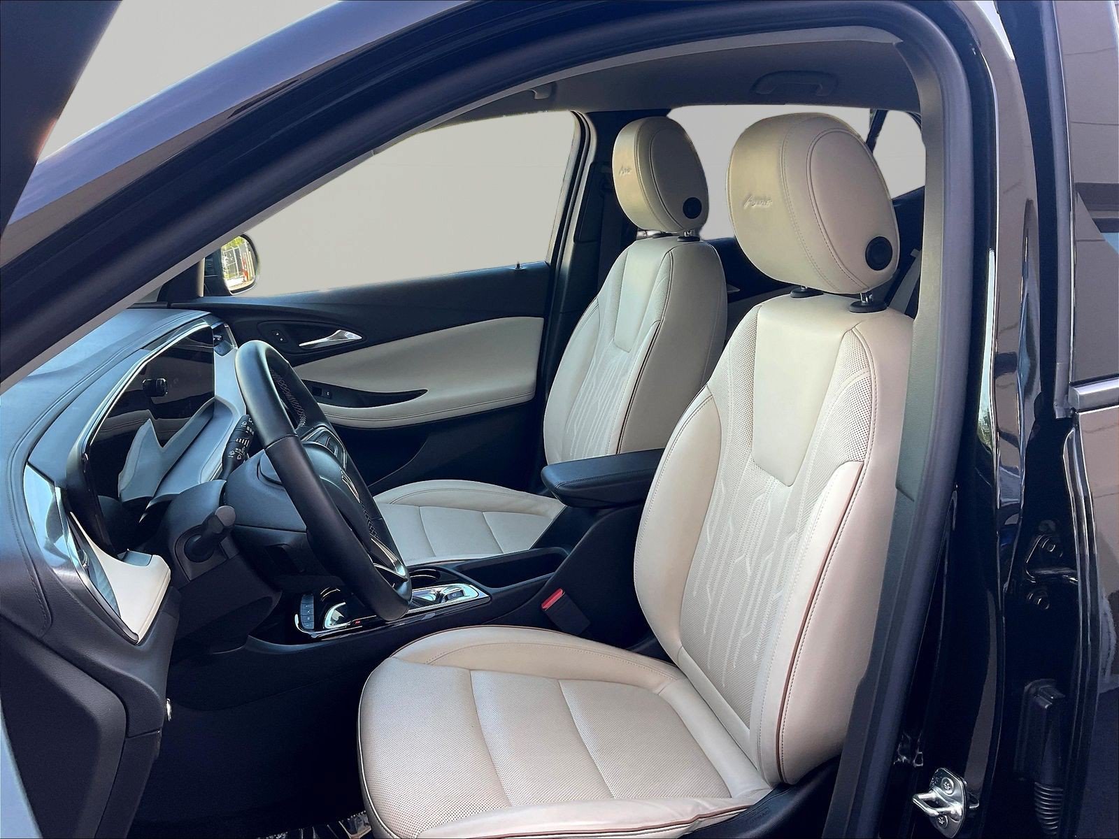 Used 2024 Buick Encore GX Avenir w/ Avenir Technology Package AWD/4WD image 21