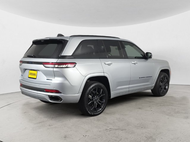 Used 2023 Jeep Grand Cherokee 30th Anniversary AWD/4WD image 5