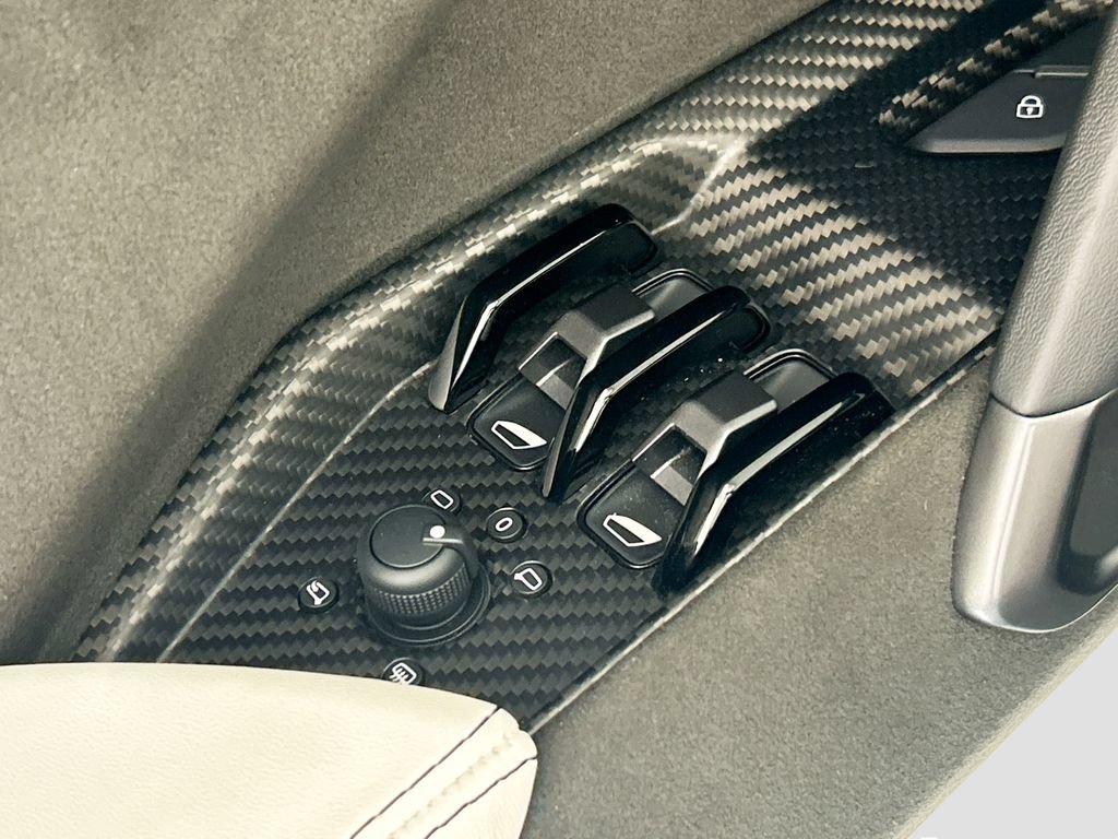 Used 2024 Lamborghini Revuelto AWD/4WD image 19