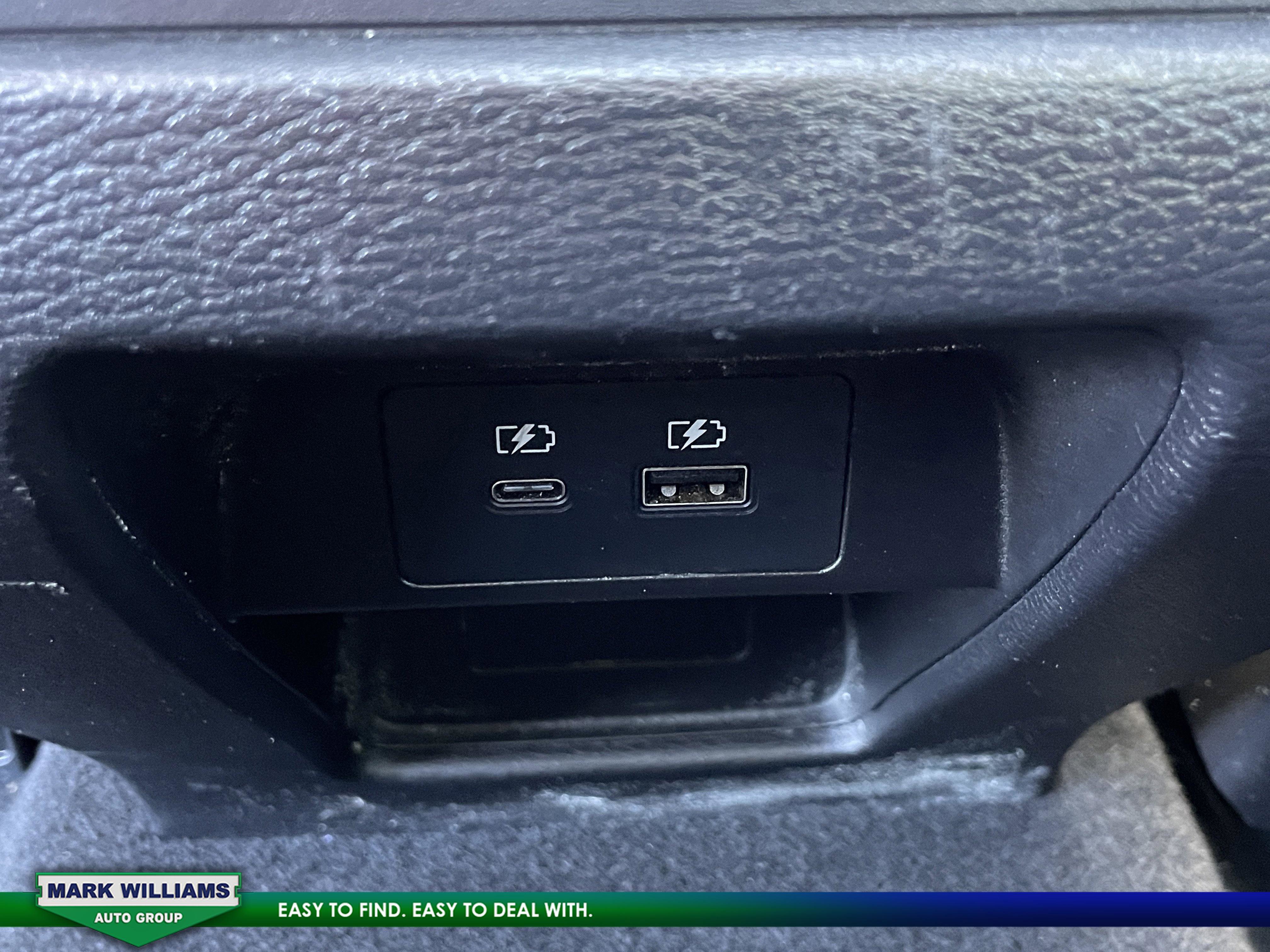 Used 2023 Mitsubishi Outlander SEL image 37