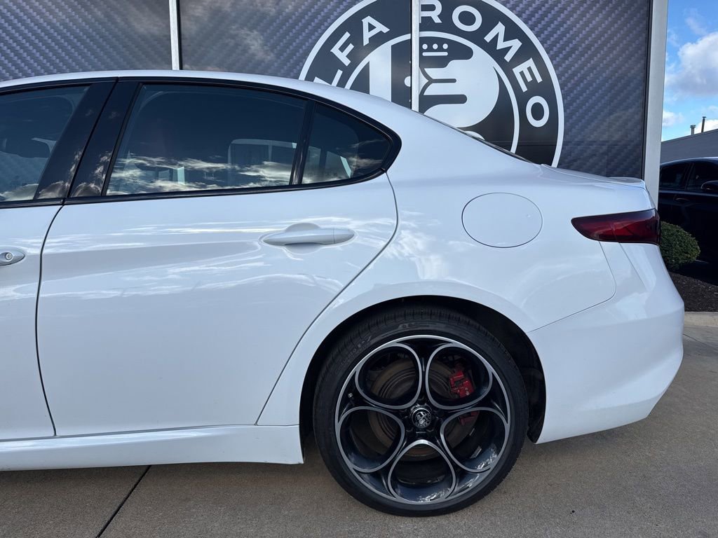 Used 2023 Alfa Romeo Giulia Veloce image 14