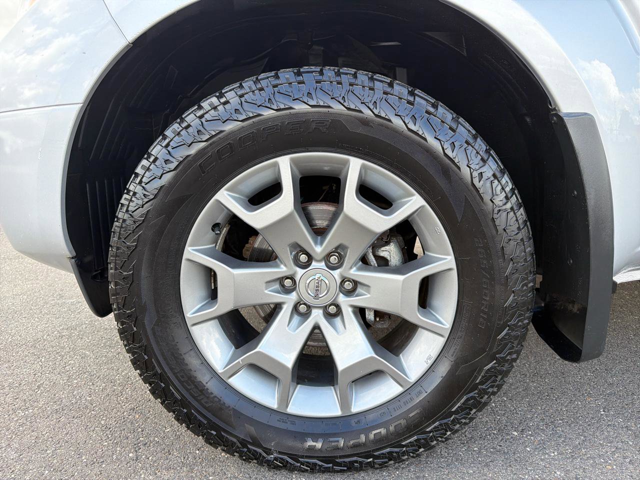 Used 2020 Nissan Frontier SV AWD/4WD image 16