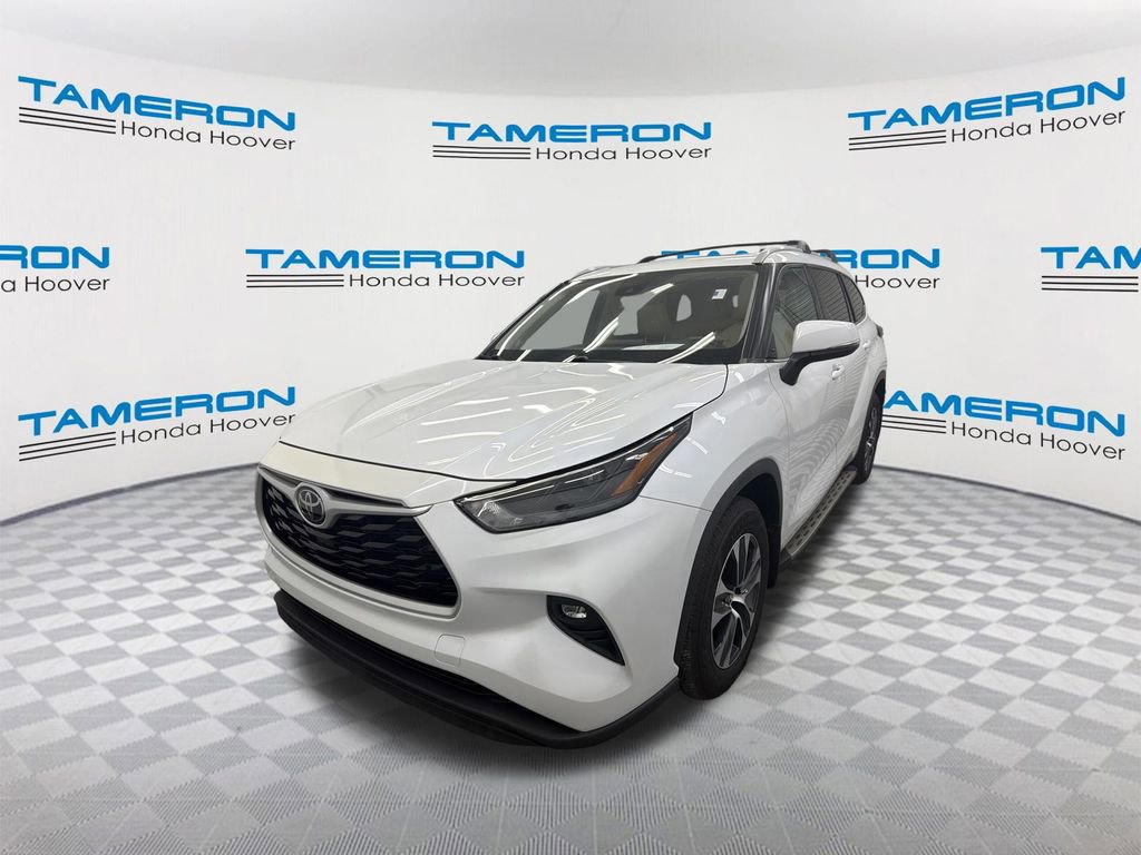 Used 2022 Toyota Highlander XLE