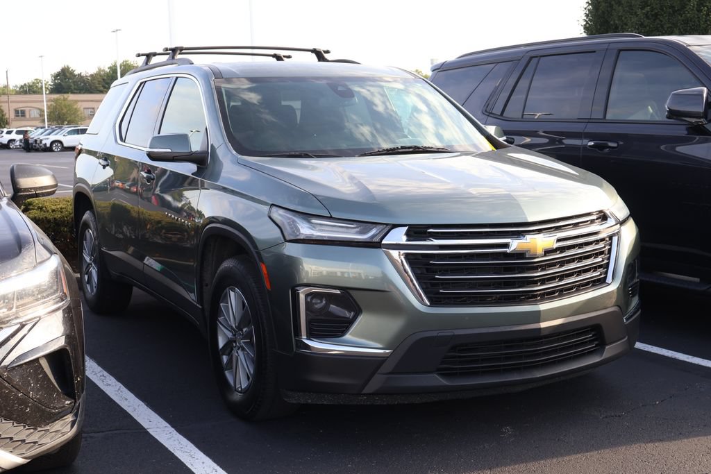 Used 2023 Chevrolet Traverse LT FWD image 3