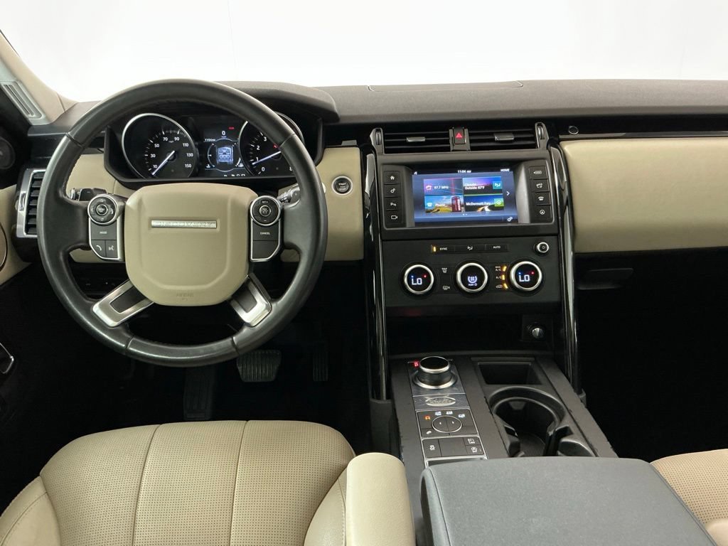 Used 2017 Land Rover Discovery SE AWD/4WD image 9